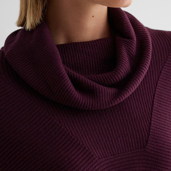 NWT - Express Ribbed Cozy Knit Turtleneck Cinched Hem Top Size XL Wine Color - Picture 3 of 3
